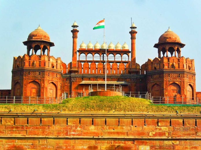 Modi-hoisted-the-tricolor-on-the-Red-Fort-for-the-sixth-time-2